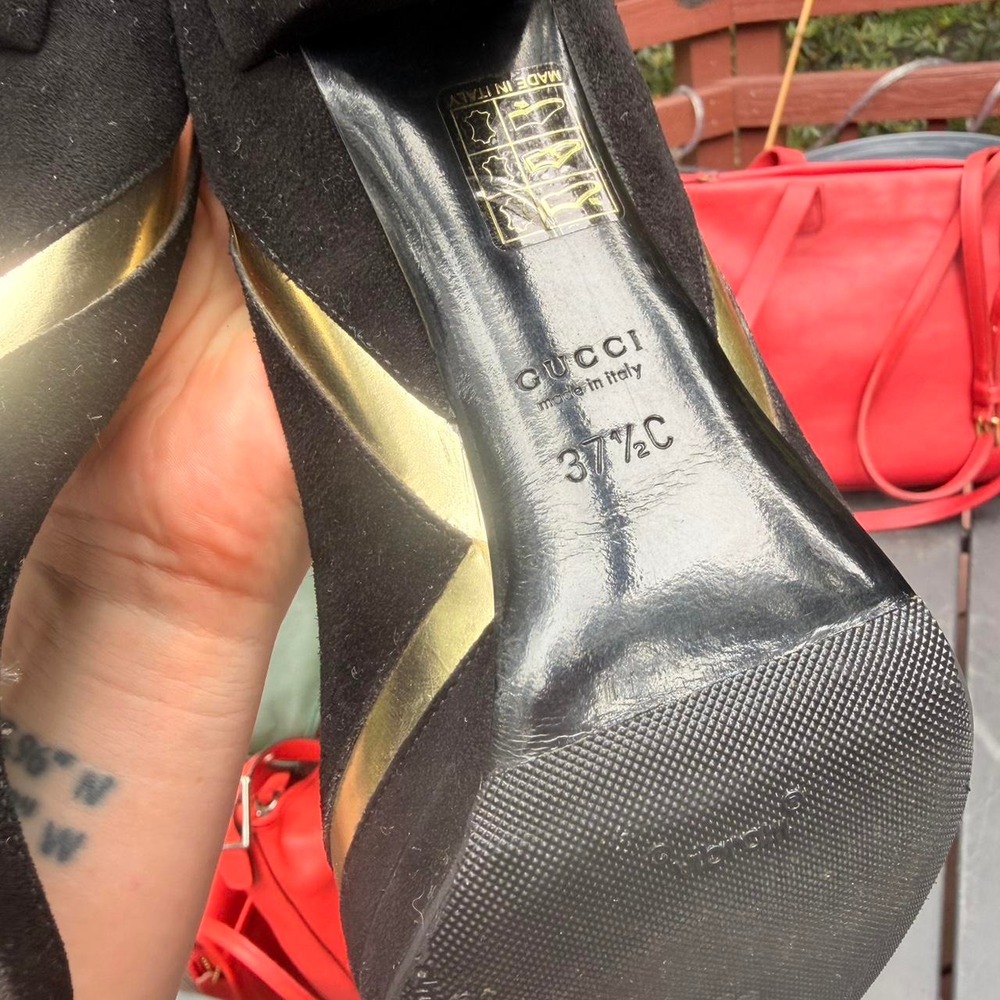 Gucci Black Suede Gold Metallic Stripe Platform Pumps Heels 37.5 202930 - Picture 7 of 7
